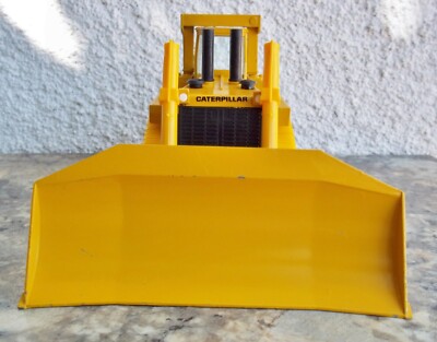 Caterpillar D11 miniatures : jouets et répliques | Collect World