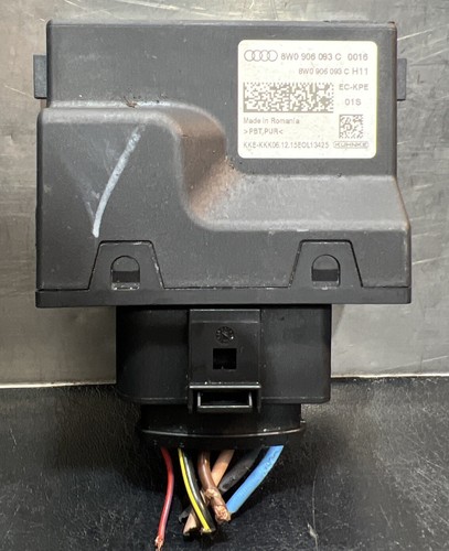 Audi A4 8W B9 16-EIN KRAFTSTOFFPUMPE STEUERGERÄT ECU MODUL 8W0906093C