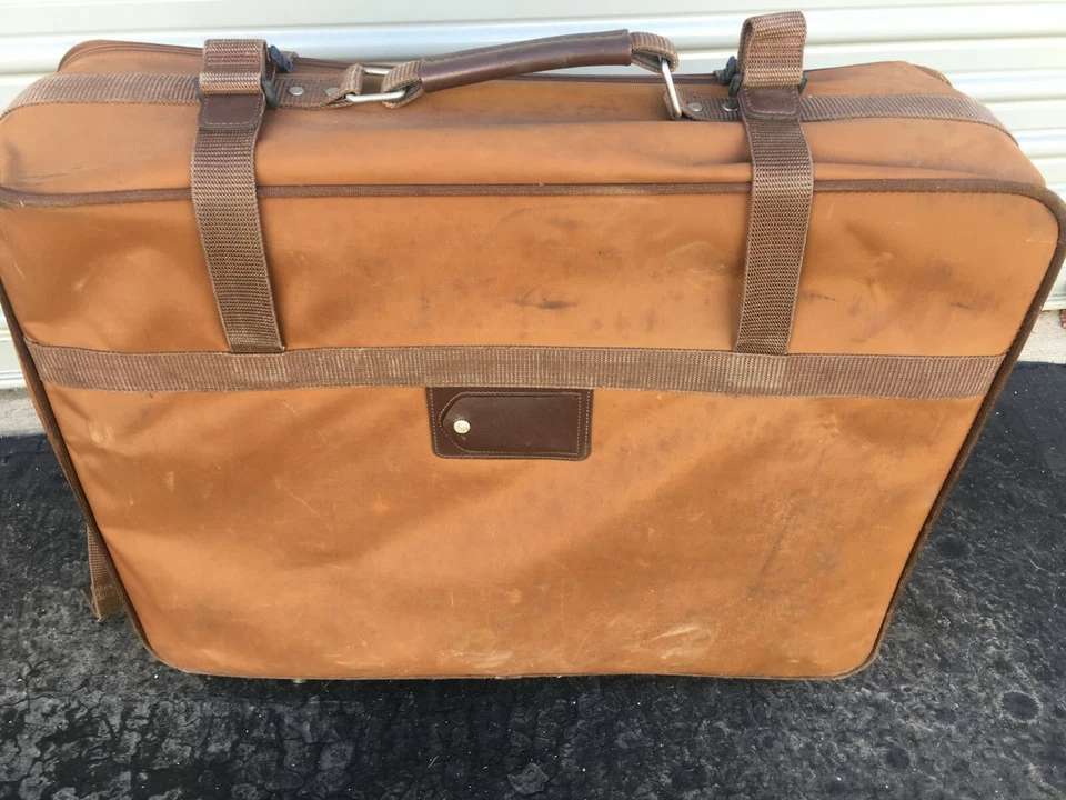 Maleta de traje blanda Samsonite Profile II de colección tren equipaje de viaje bronceado 22x28x8 pulgadas Foto 2 de 4