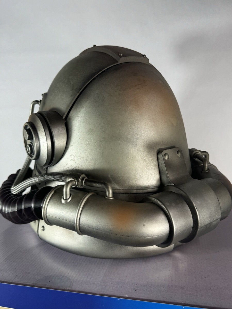 Fallout 76 PlayStation 4 Power Armor Edition T-51 Life Scale Fallout 76 PlayStation 4 Power Armor Edition T-51 Life Scale