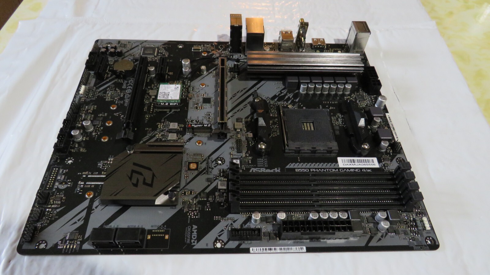 ASRock B550 Phantom Gaming 4/ac AM4 AMD B550 SATA 6Gb/s ATX AMD