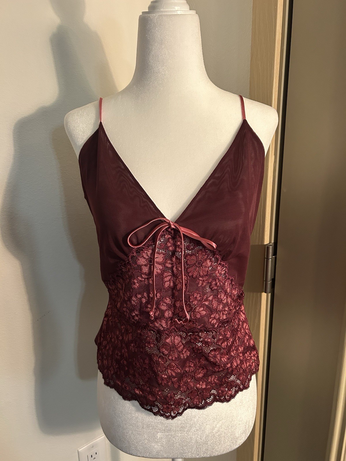 VTG Via Nicci Floral Lace Mesh Embroidered Pink Cami Top Y2K Whimsy Fairy