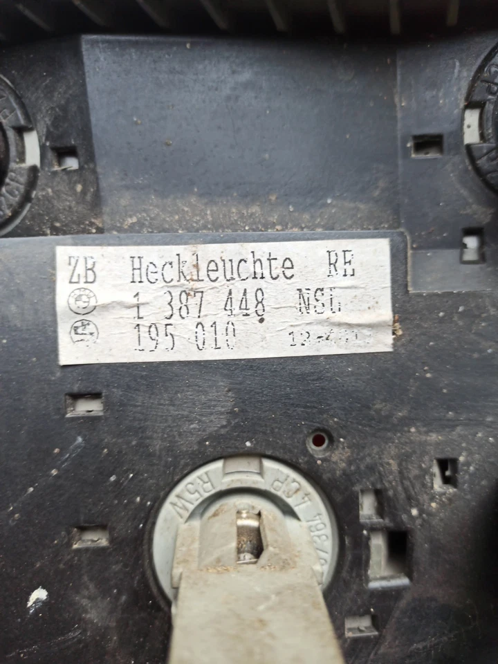 Feux arrière BMW E36 - Photo 4/4