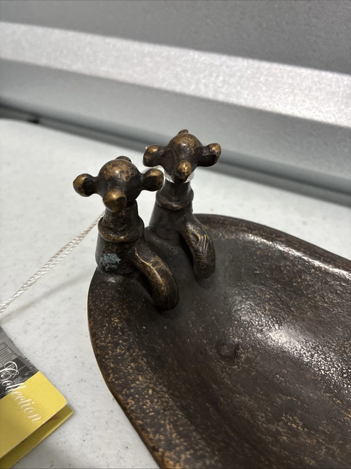 Plato de baratija de jabón con patas de latón o bronce estilo antiq San Fran Pacific Int Foto 2 de 4