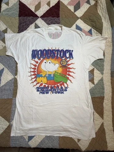 RARE ‘94 Woodstock 25th Anniversary Concert Tee Single S Vintage vintage concert t-shirt, vintage, single stitch, B+ condition
