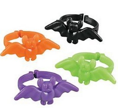 12 Stück - farbige Fledermausringe - Halloween Partytüten Batman Füllung