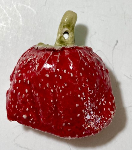 Vintage Strawberry ceramic hanging ornament good condition - Picture 2 of 6