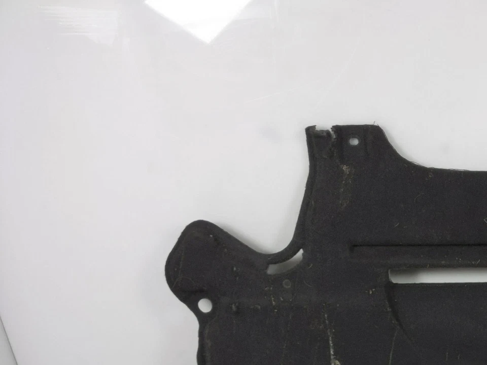 2013 2014 2015 2016 Audi A4 седан передний нижний двигатель брызговик 8K0-423-981 - Изображение 2 из 4