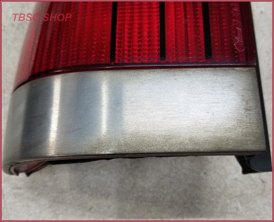 Luz trasera de freno de esquina izquierda Mercury Cougar LS 1989 1990 Foto 3 de 4