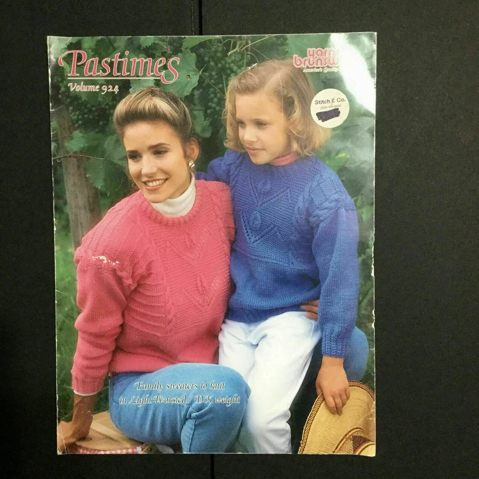 VTG 1993 Pastimes Vol 924 Booklet Knitting in Light Worsted by Yarns Brunswick - Image 2 of 3