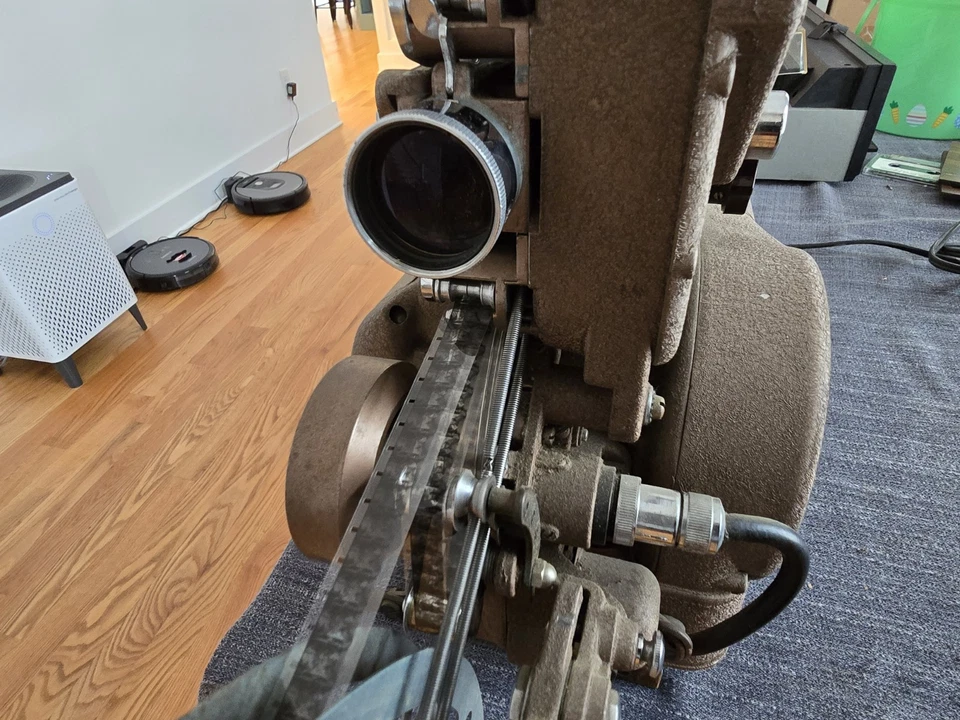 Proyector Ampro Sound Premier 20 con carrete de película Lone Ranger 16 mm | Funciona de colección Foto 3 de 4