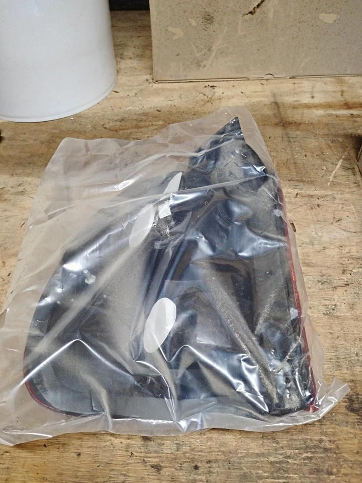 Luz trasera Ford Windstar 1995 95 96 97 98 1998 Rh F58Z-13404-A, F58Z13404A Foto 2 de 3