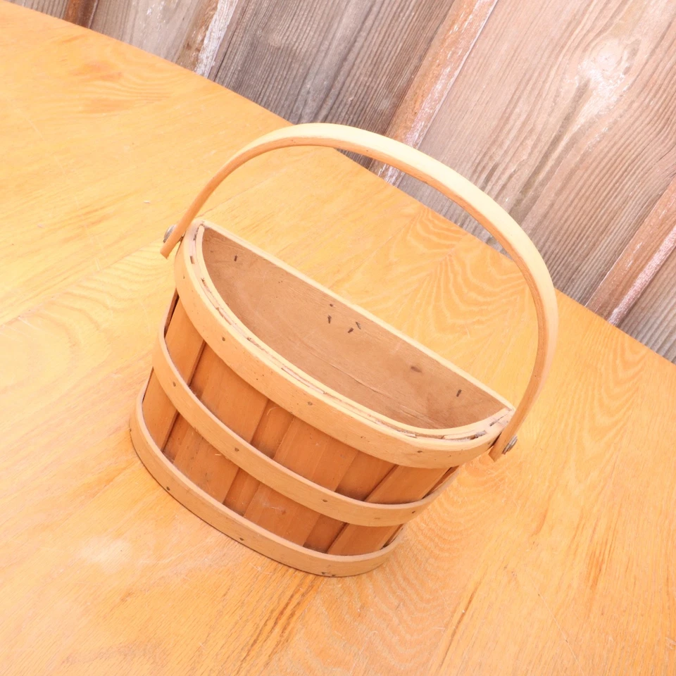 Pequeña cesta de decoración de exhibición de almacenamiento de madera Foto 2 de 4