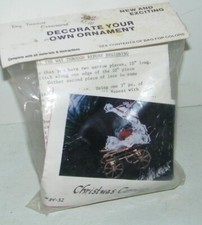 Merri Mac Kits CHRISTMAS CARRIAGE Ornament Vintage Lace , Flowers Makes 1