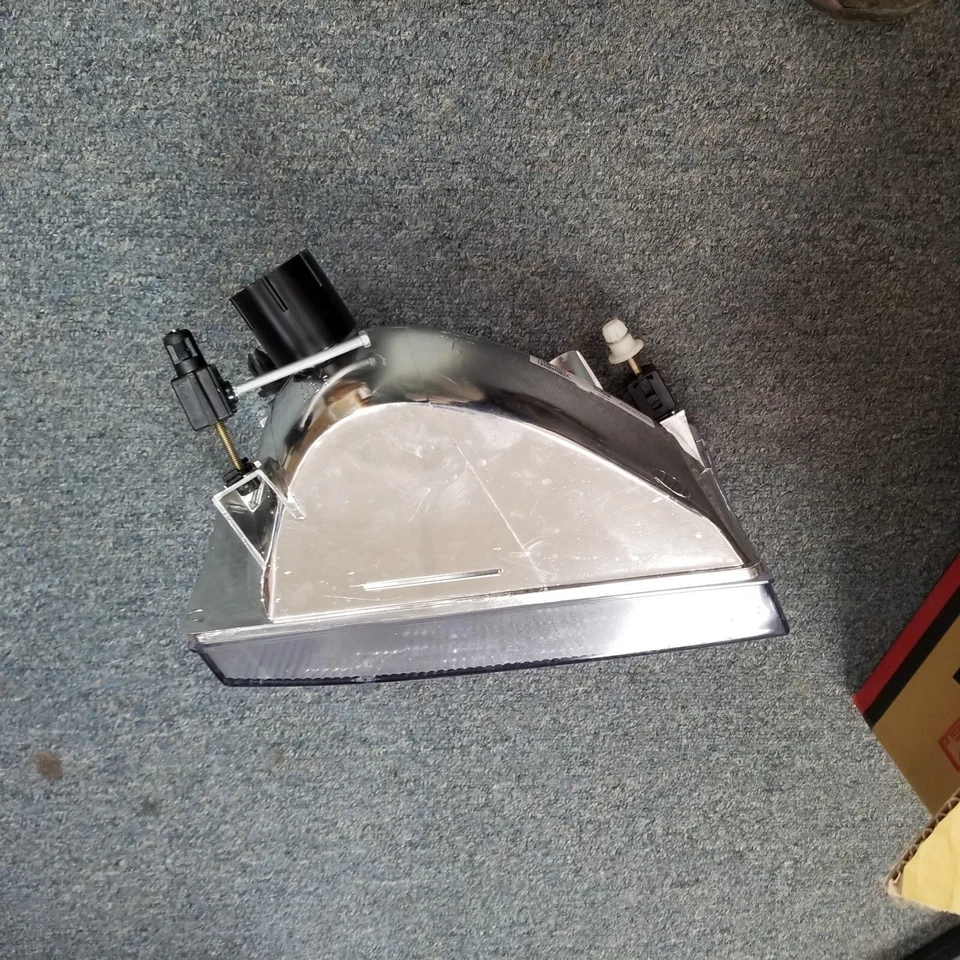 Conjunto de faros izquierdos Dorman 1590282 para Ford F-250 1999-2001, 350, 450 y 550 Foto 4 de 4