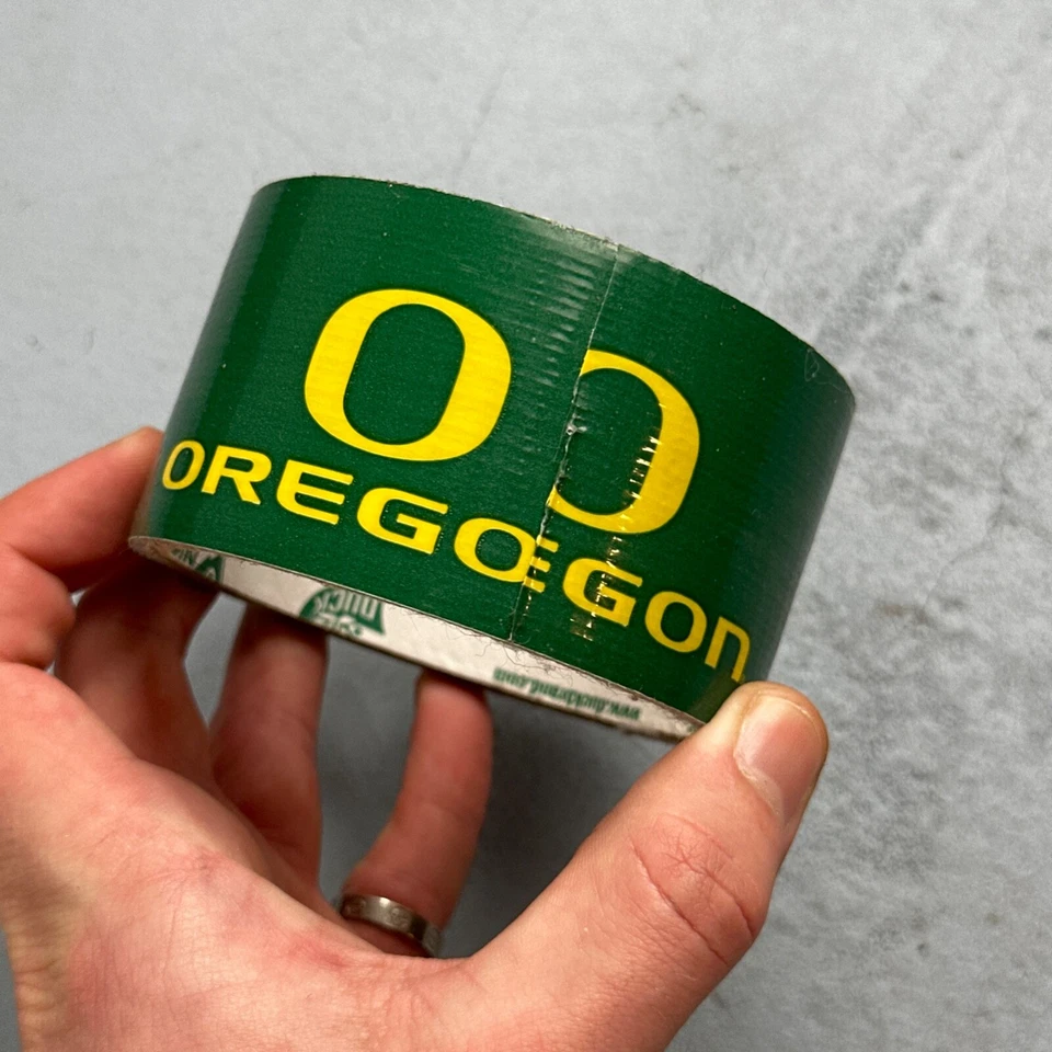 University of Oregon Ducks - Duck Tape, NCAA Duct Tape Crafts Fans USED RARE - Image 3 of 4