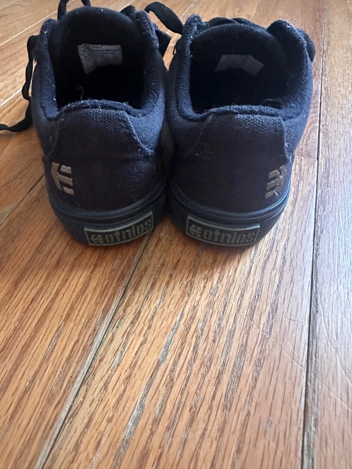 Etnies Skate Shoes toddler/kids size 12 boys Black Lace-up sneakers - Image 2 of 4