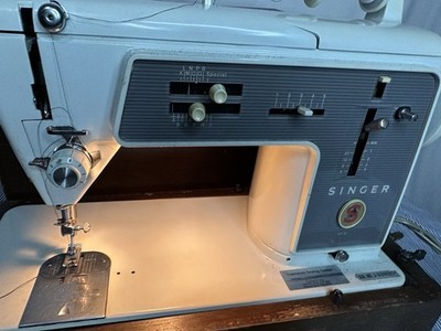 Vintage 1960's Singer Sewing Machine 611G with Case | eBay
