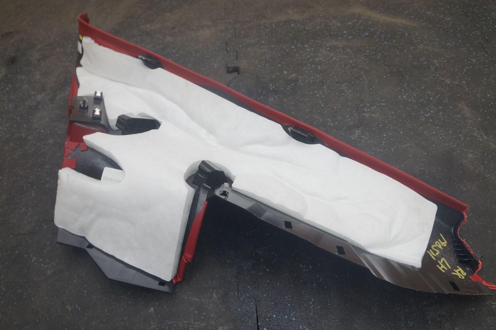 Rear Left Interior Lower C Pillar Trim Panel Molding 36A867765 Bentley Bentayga
