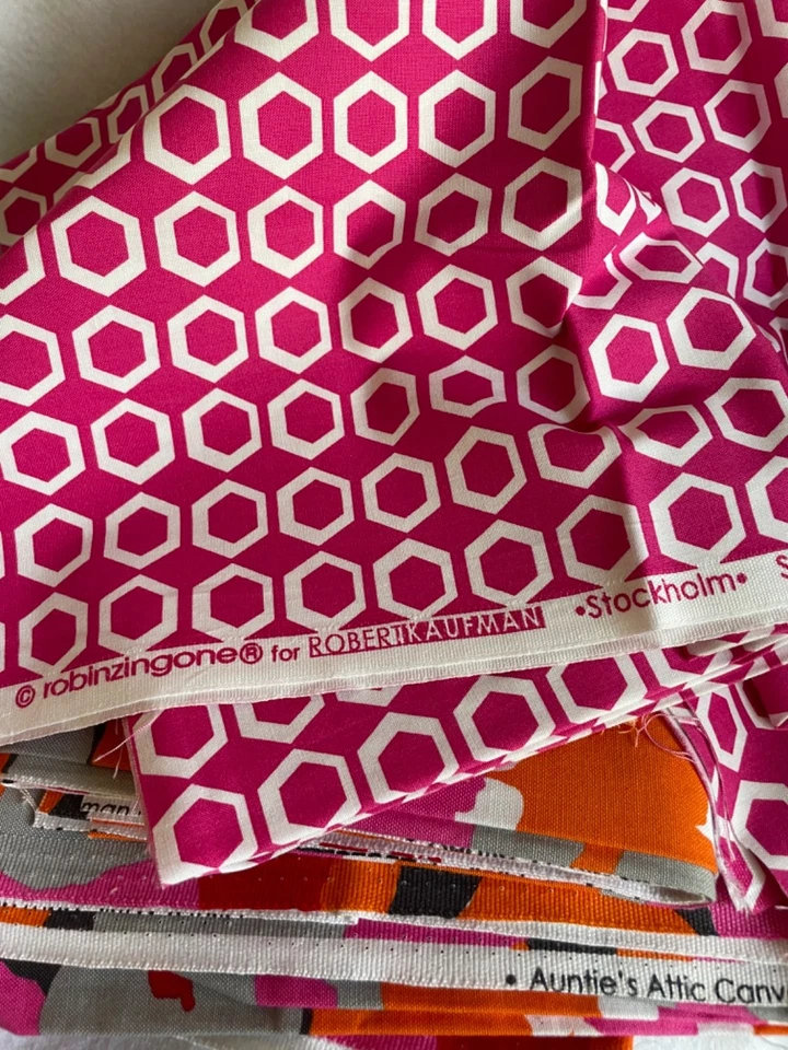 Tela floral brillante mod lona ático Kaufmann Auntie’s fuera de stock con coordenadas Foto 3 de 3