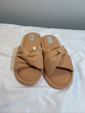 Nicole Miller Studio Women s Peachy Corduroy Slippers. Size L 8-9