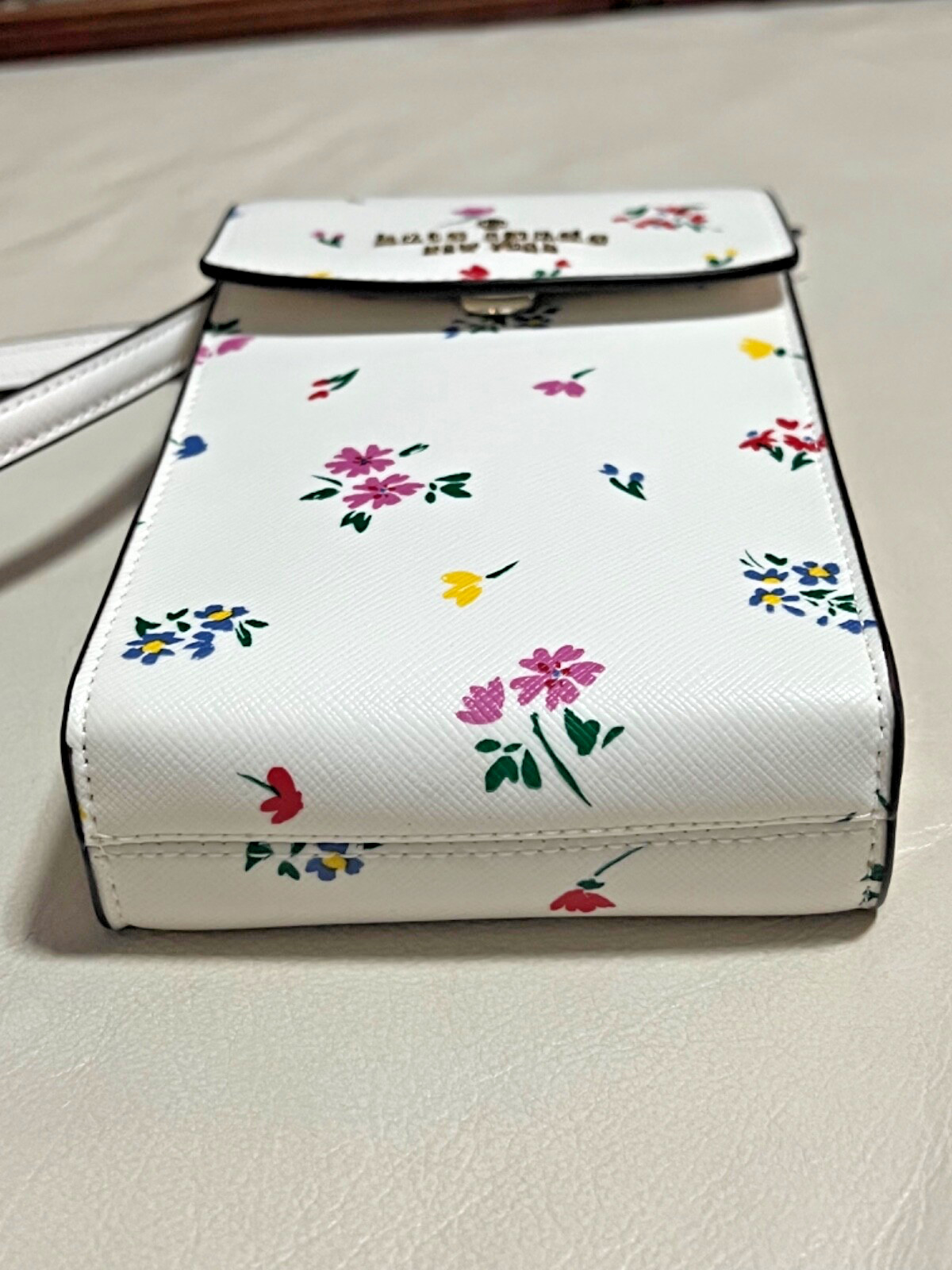 NWOT KATE SPADE Floral GARDEN BOUQUET Ditsy North South Flap PHONE CROSSBODY BAG thumbnail 6