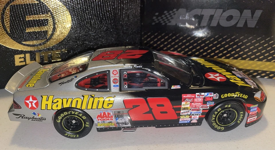 Ricky Rudd #28  Havoline / Bud Shootout Ford 2001 Action NASCAR Diecast 1/24 - Image 4 of 4