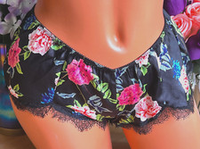 524 VICTORIA'S SECRET XS Floral Satin Lace Trim Tap Panty No Gusset 80763