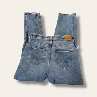 American Eagle Denim Jeans Womens 10 Mom Jean Distressed Light Wash Ripped Knee