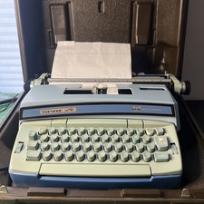 Corona Baby Blue Coronet Super 12 Electric Typewriter & Case Coronamatic Tested! thumbnail