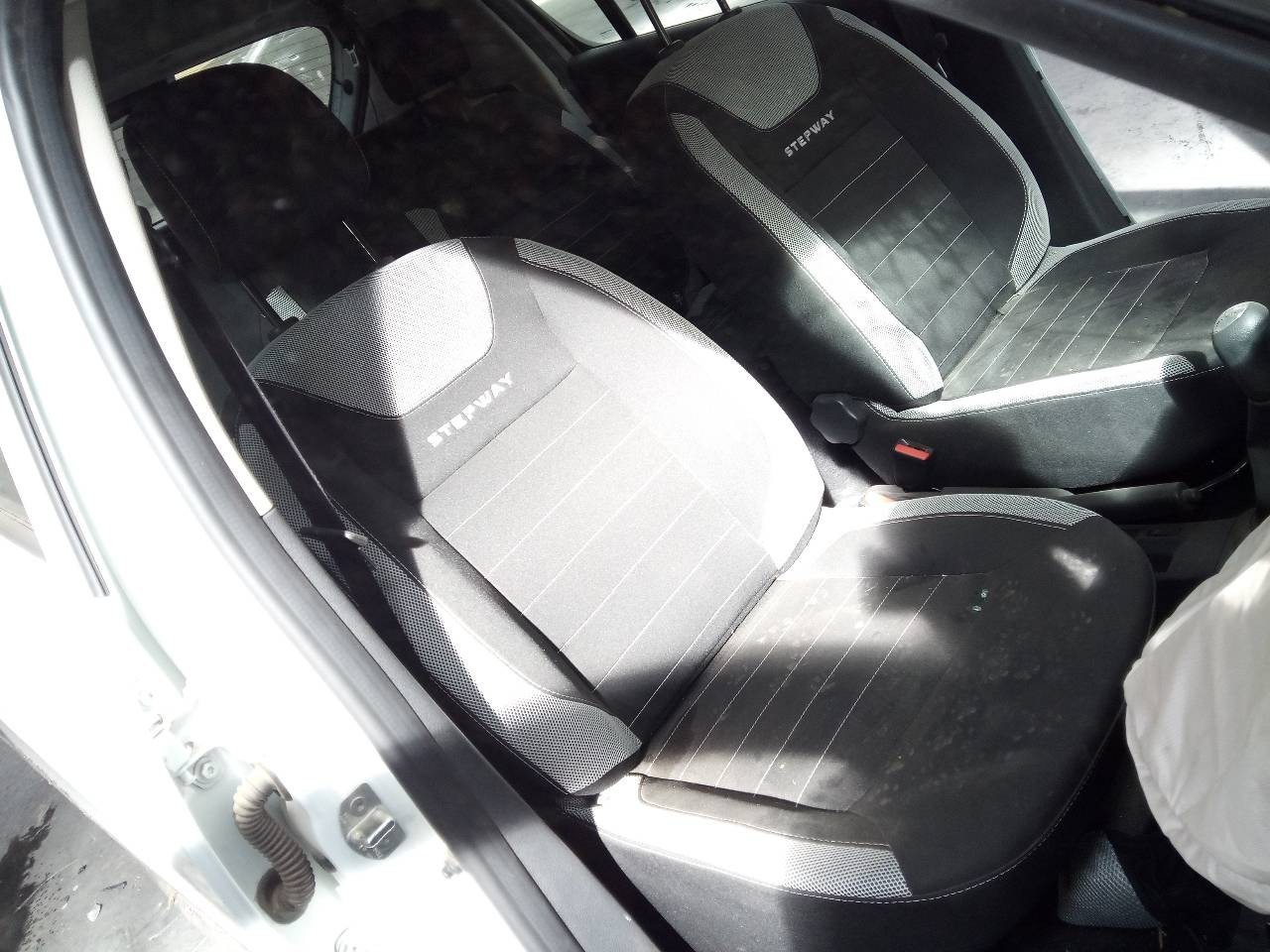 391007857R FRONT RIGHT TRANSMISSION / P1-A6-33 / 1696900 / 2327060 FOR DACIA SANDER