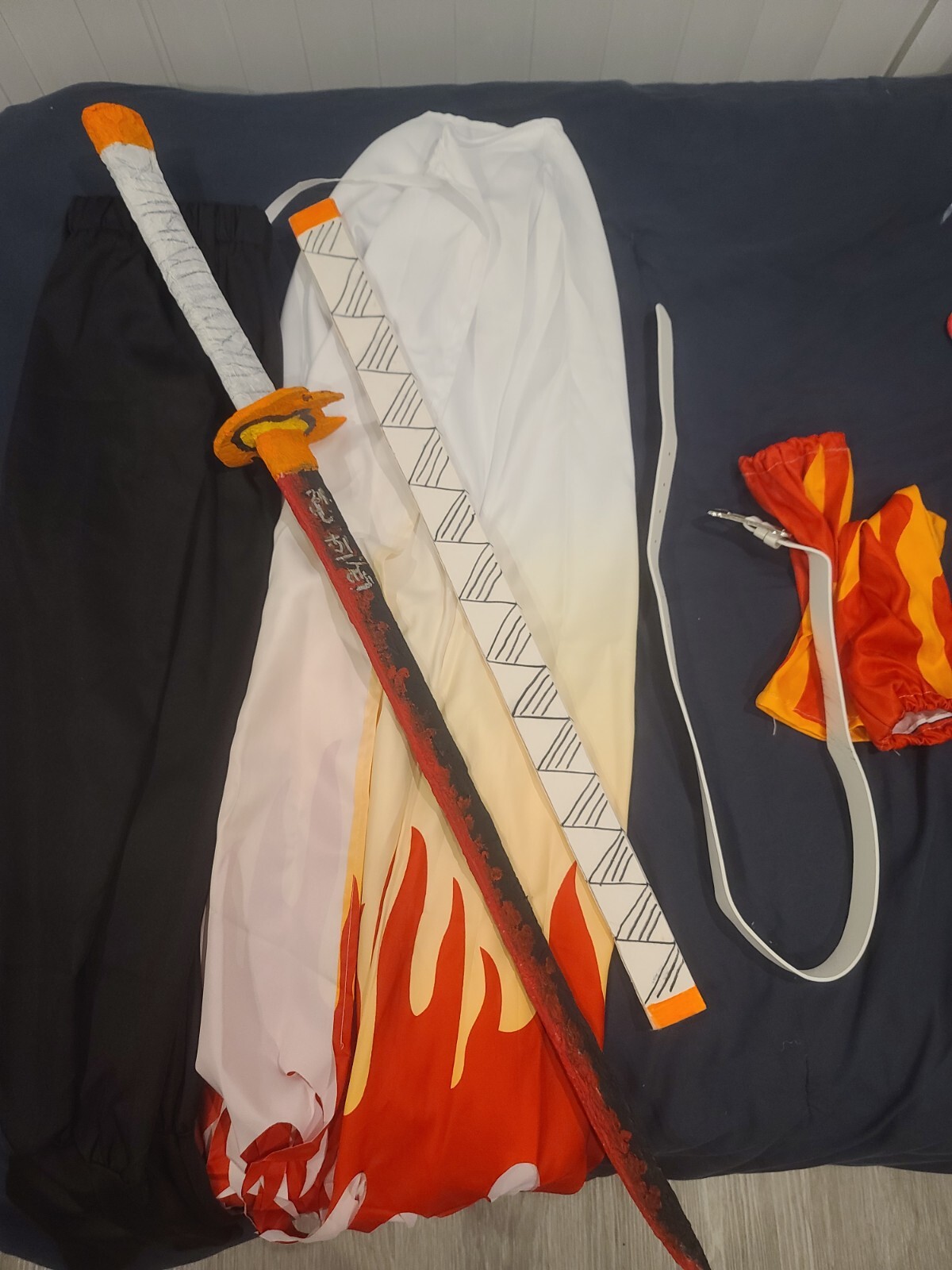Cosplay Costume Anime Rengoku Adult + homemade sword Gem