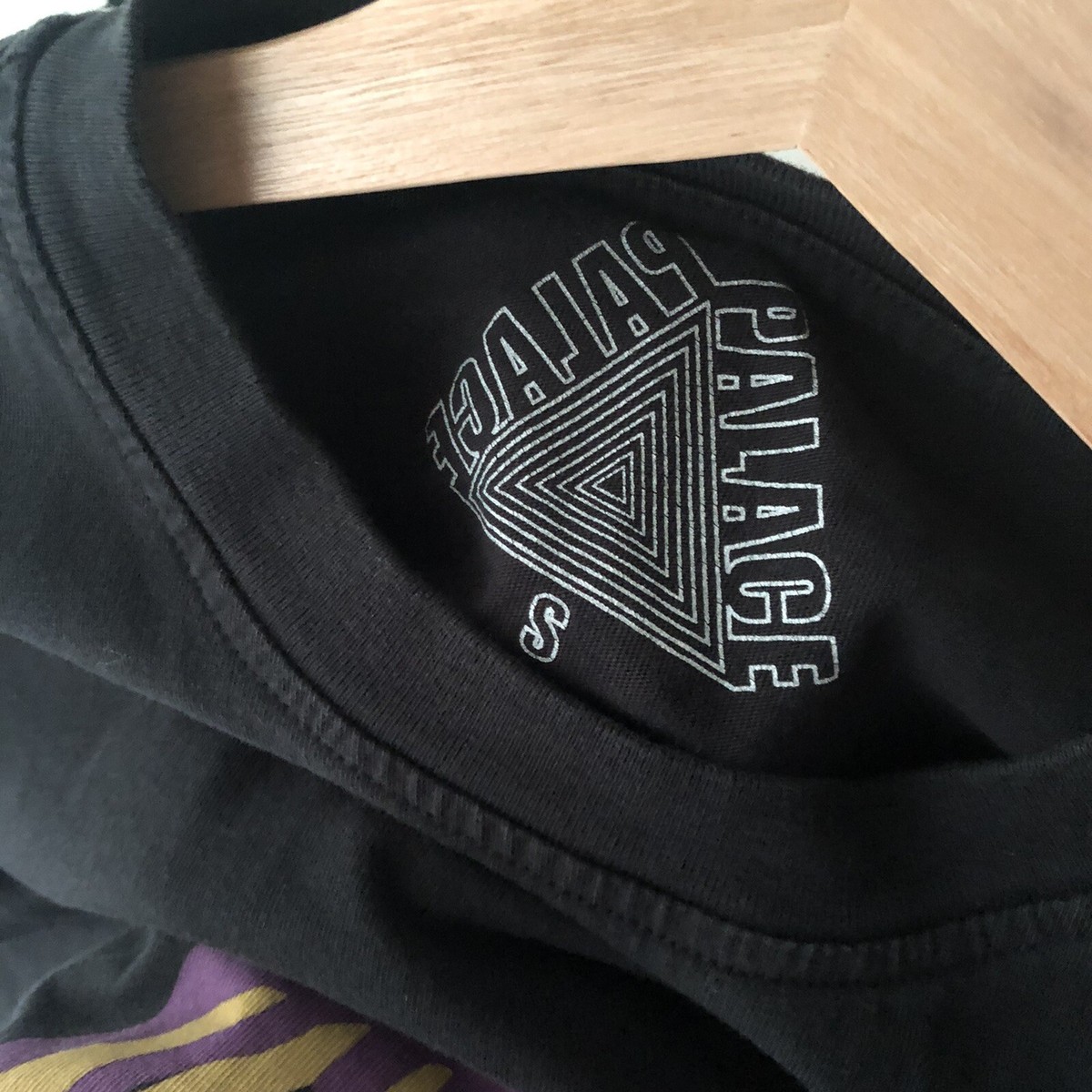 Palace signature T-shirt black print S | eBay
