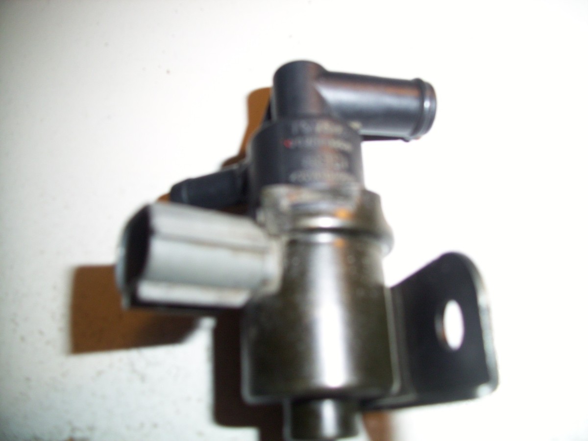 2001-03 Toyota Highlander OEM Vacuum Switch Valve # 90910-12251 | eBay