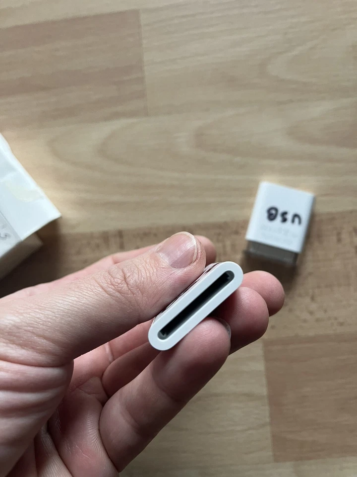 Apple iPad Camera Connection Kit - Weiß (MC531ZM/A) - Bild 3 von 4