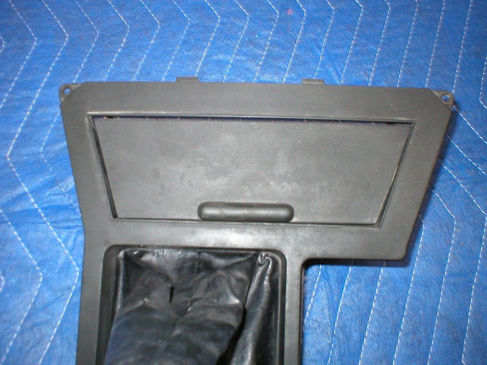 83 84 Firebird 1982 transmisión automática manual T-5 velocidad consola superior placa de cambio GM OEM Foto 2 de 4