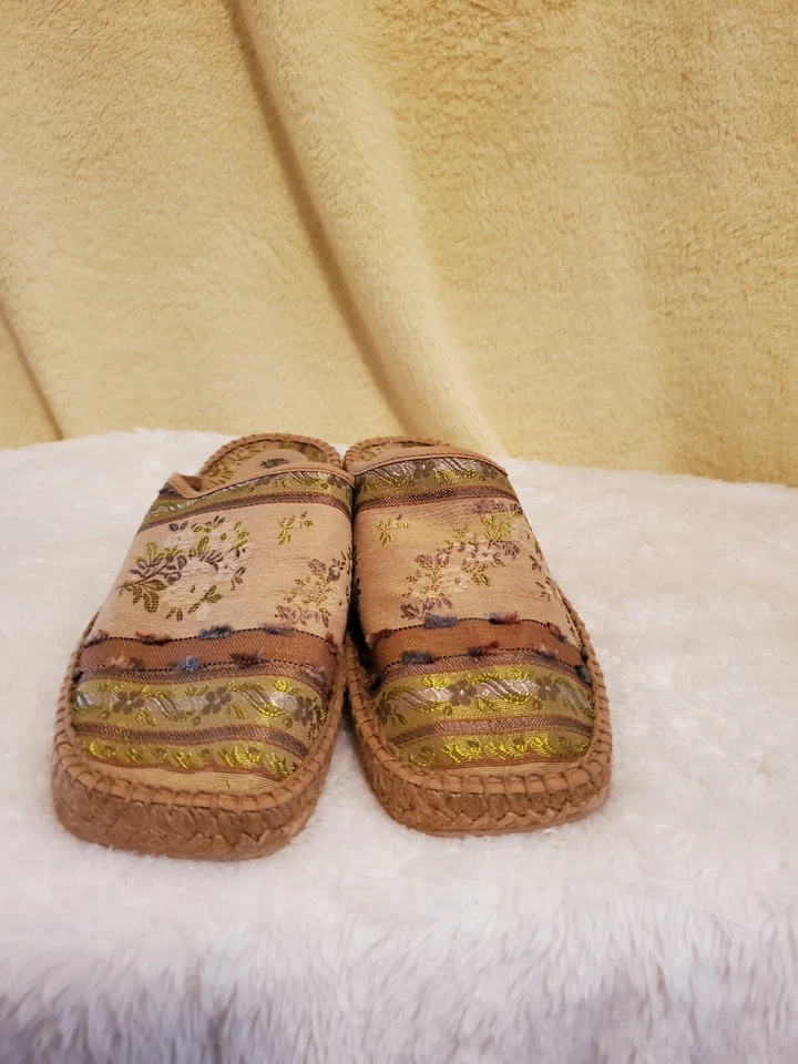 Andre Assous size 7 espadrilles  Foto 2 de 4
