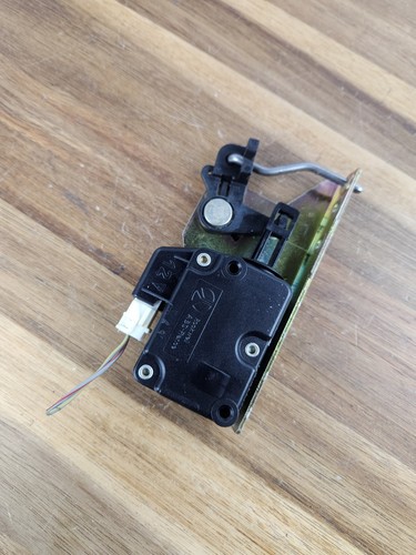 1995 96 97 Jaguar xj6 Gas fuel Actuator Motor lock lid fuel gas door