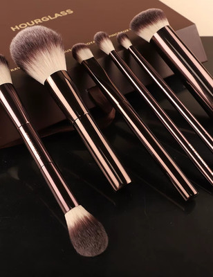 7-Piece Hourglass Makeup Brush Set with Cosmetic Bag & Gift Box   Foundation
