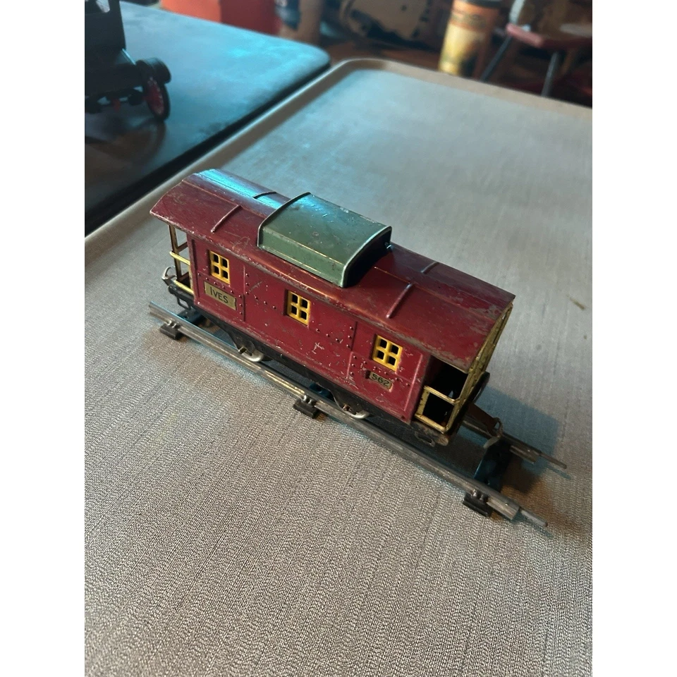 Prewar Ives 562 Red Caboose – Tinplate O Gauge Train Car 1920s–30s Original - Image 3 of 3