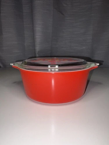 Pyrex 472 Red Friendship Round Casserole Bowl 1 1/2 Pint w/ Lid Birds Flowers