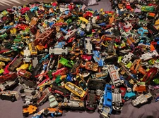 5 WHOLE POUNDS of Diecast Cars Trucks Vehicles Matchbox Hot Wheels Bag Random