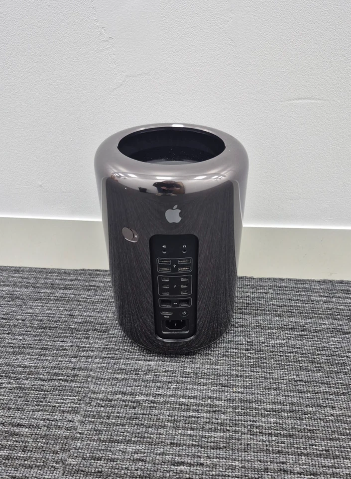 Apple Mac Pro A1481 Xeon E5-1620v2 32GB 1TB Flash SSD AMD FirePro D500 macOS - Image 2 of 2