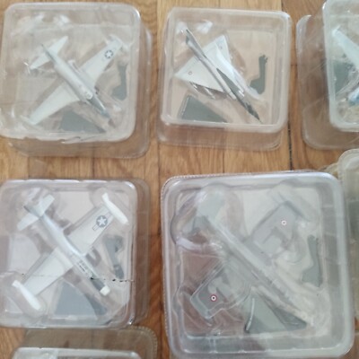 - 11 models aircraft 29.90 euros the 11 aircraft or 2.71 the plane