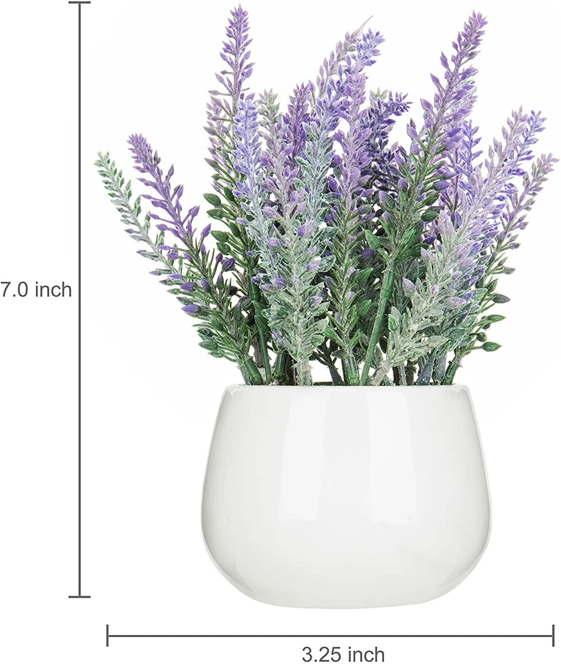 Flores de lavanda púrpura en maceta de cerámica redonda blanca, decoración de plantas falsas de mesa Foto 4 de 4