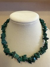 malachitowy naszyjnik z koralików