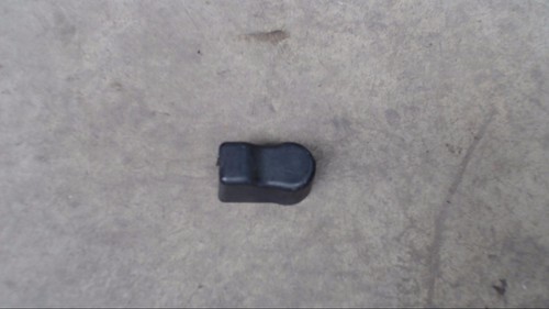 Untere Abdeckung Sicherheitsgurtschloss Vorne Links 7069963 BMW 118d DPF Bj 2007