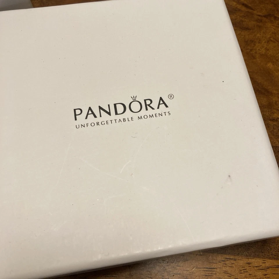 Pandora 2012 Medias de Vidrio Blanco Adorno Caja de Navidad con Bolsa Acentos Dorados Foto 4 de 4
