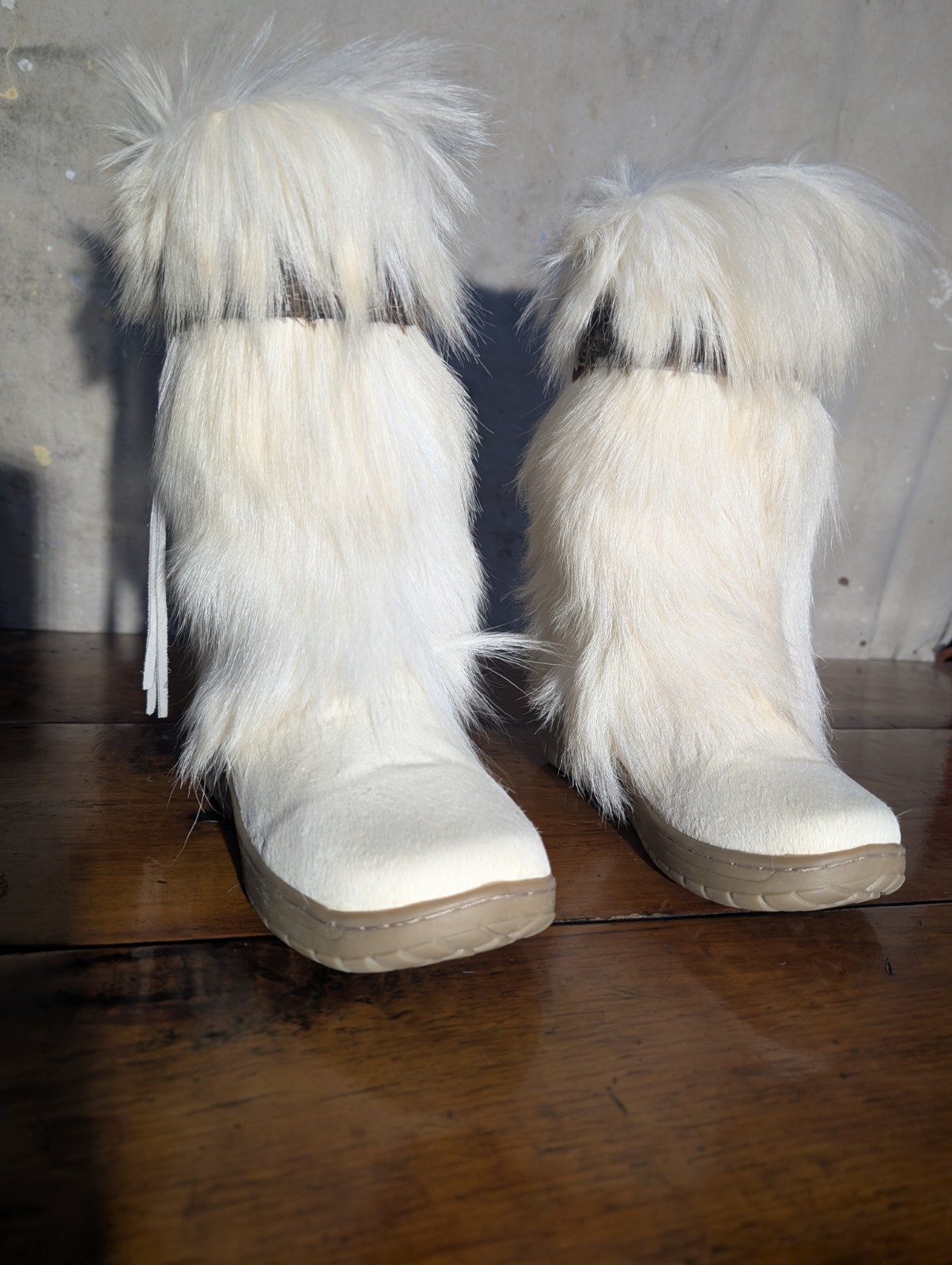 Bear Paws Snow Boots Women's Sz 8 NIB Calf Lamb Authentic Feathers    MAKE OFFER