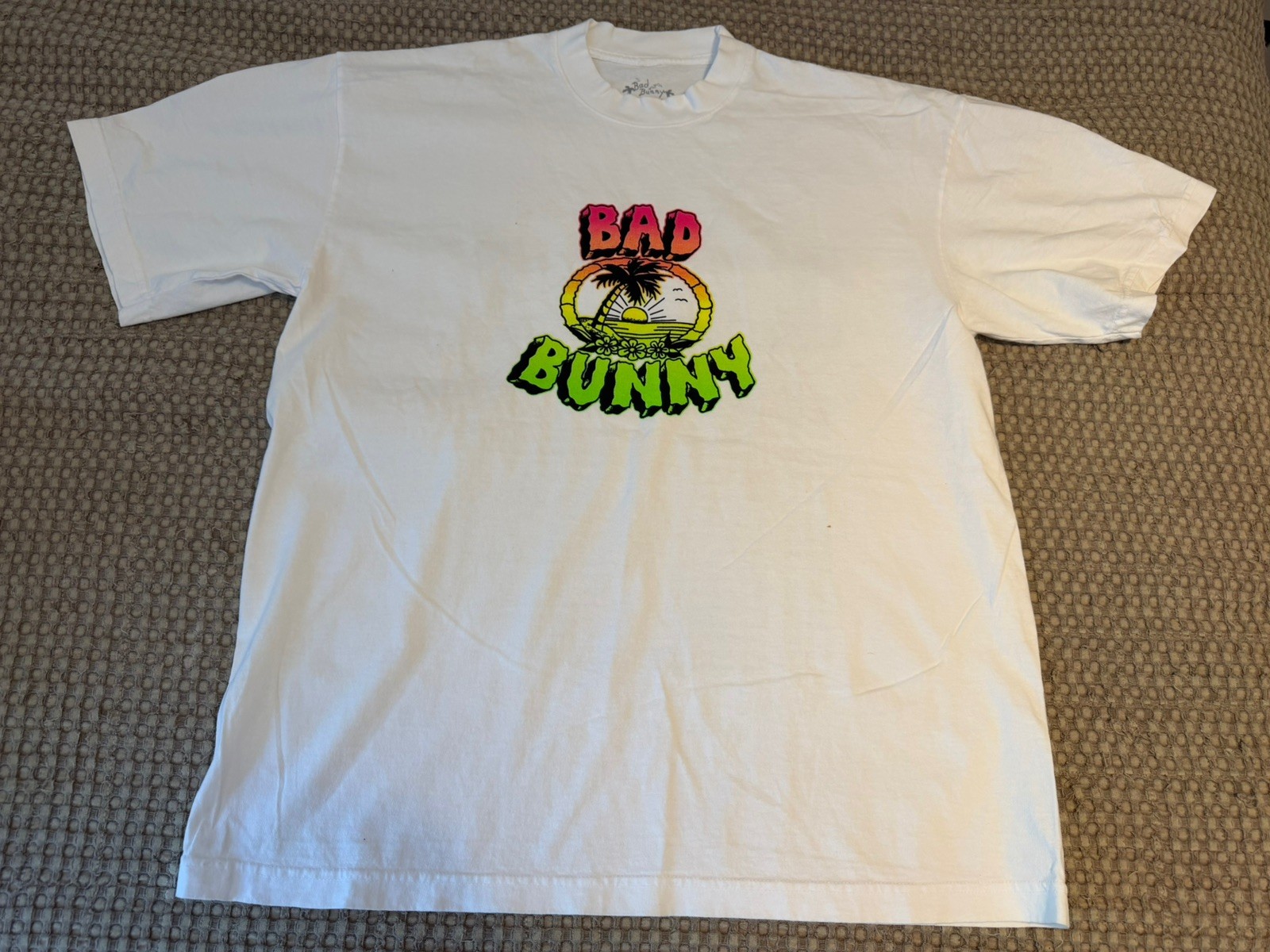 Bad Bunny World's Hottest Tour 2022 T-Shirt(  L )Un Verano Sin Ti WhiteOfficial